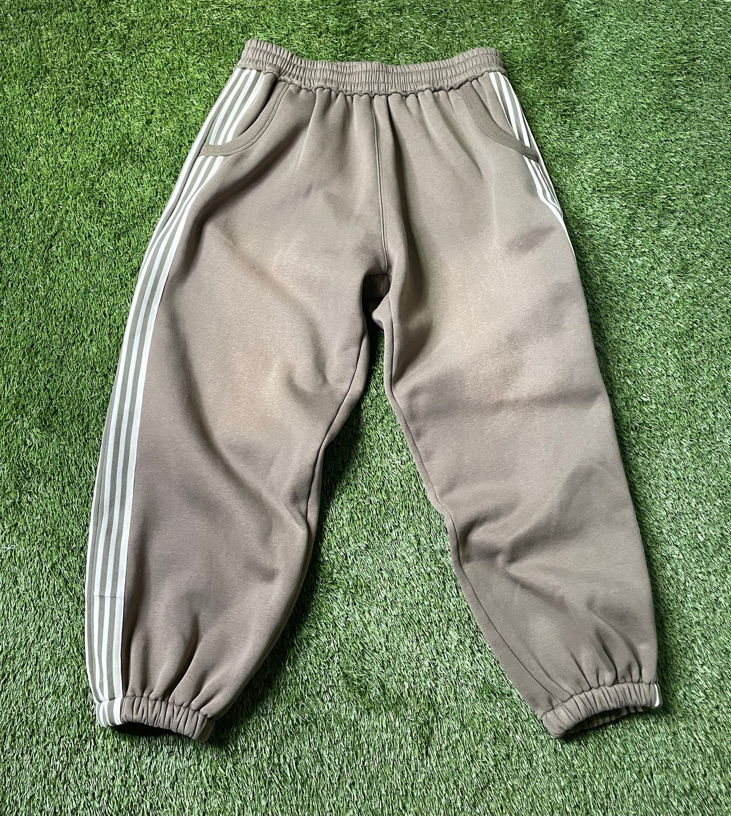 Gv Gallery Rasberry Hills Striped Baggy Sweatpants