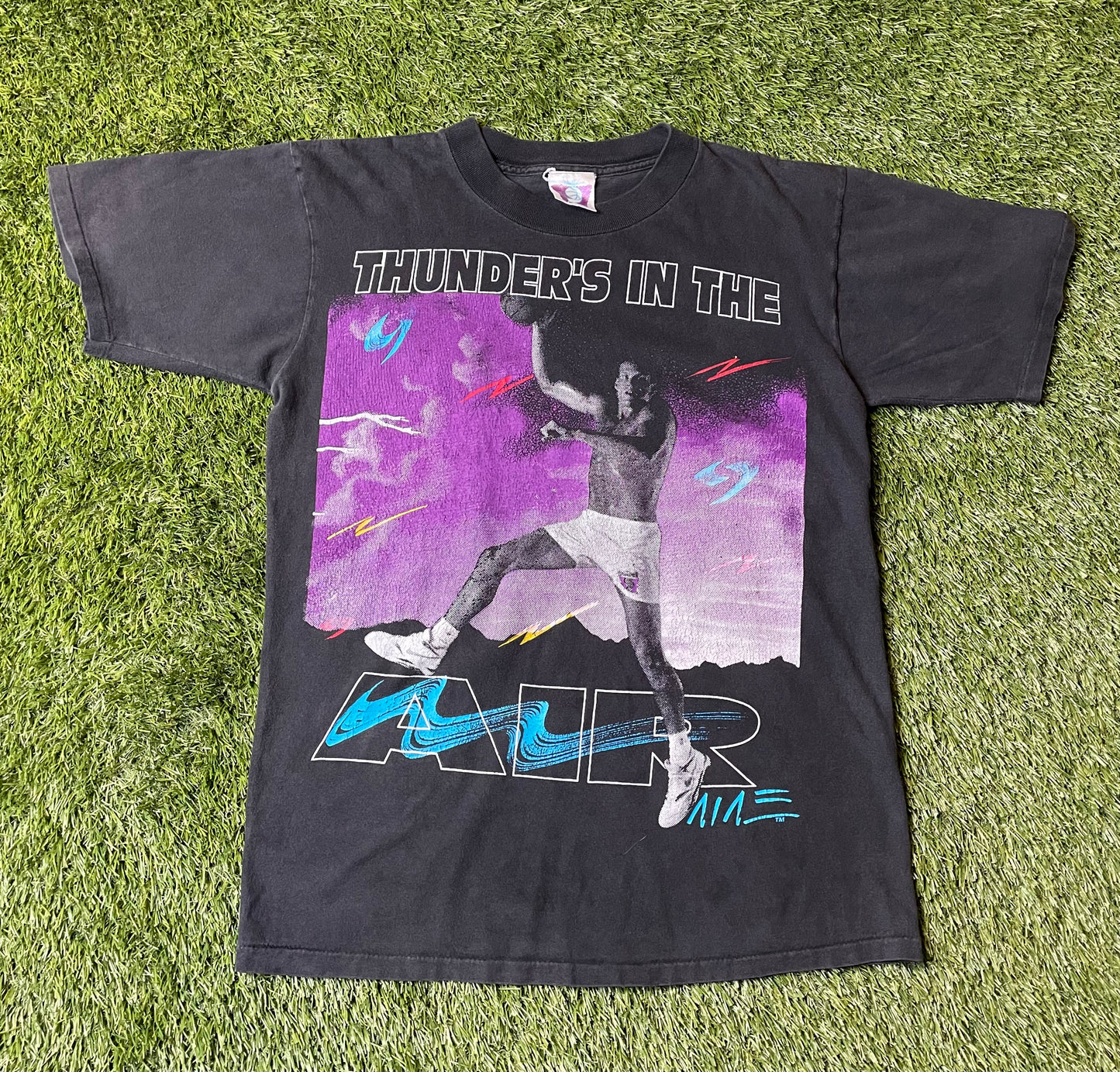 Vintage 90's Thunder in the air Basketball T Shirt