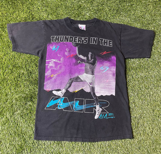 Vintage 90's Thunder in the air Basketball T Shirt