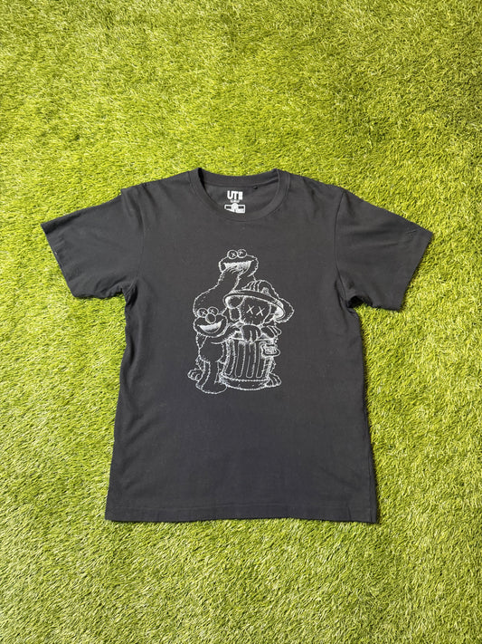 Kaws uniqlo T Shirt
