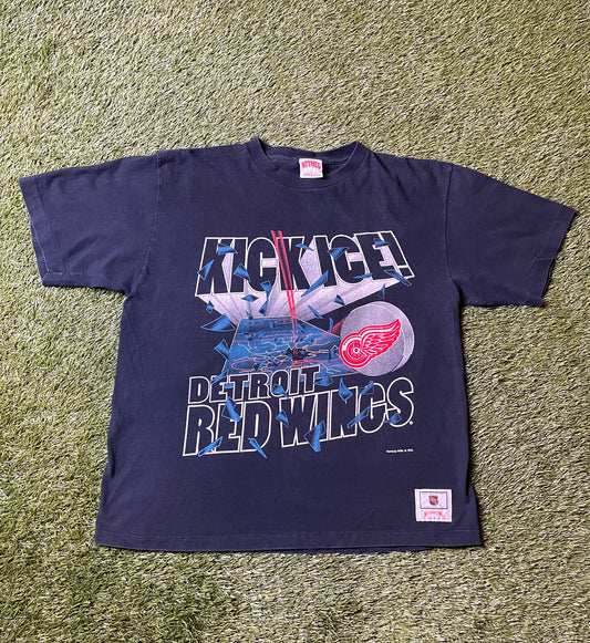 Vintage 90's Detroit Red Wings Hockey Puck T Shirt