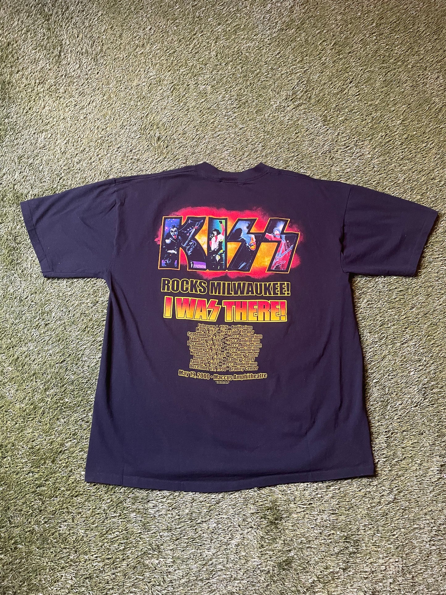 Vintage Kiss Rocks Milwaukee T Shirt
