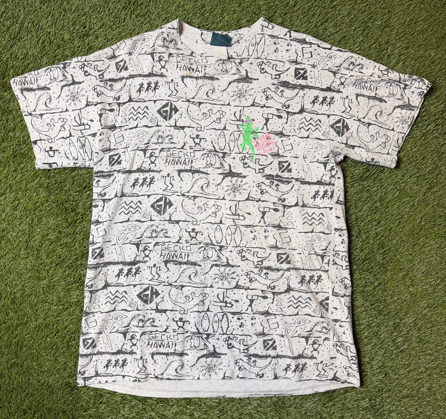 Vintage 90's Gecko Hawaii AOP T Shirt