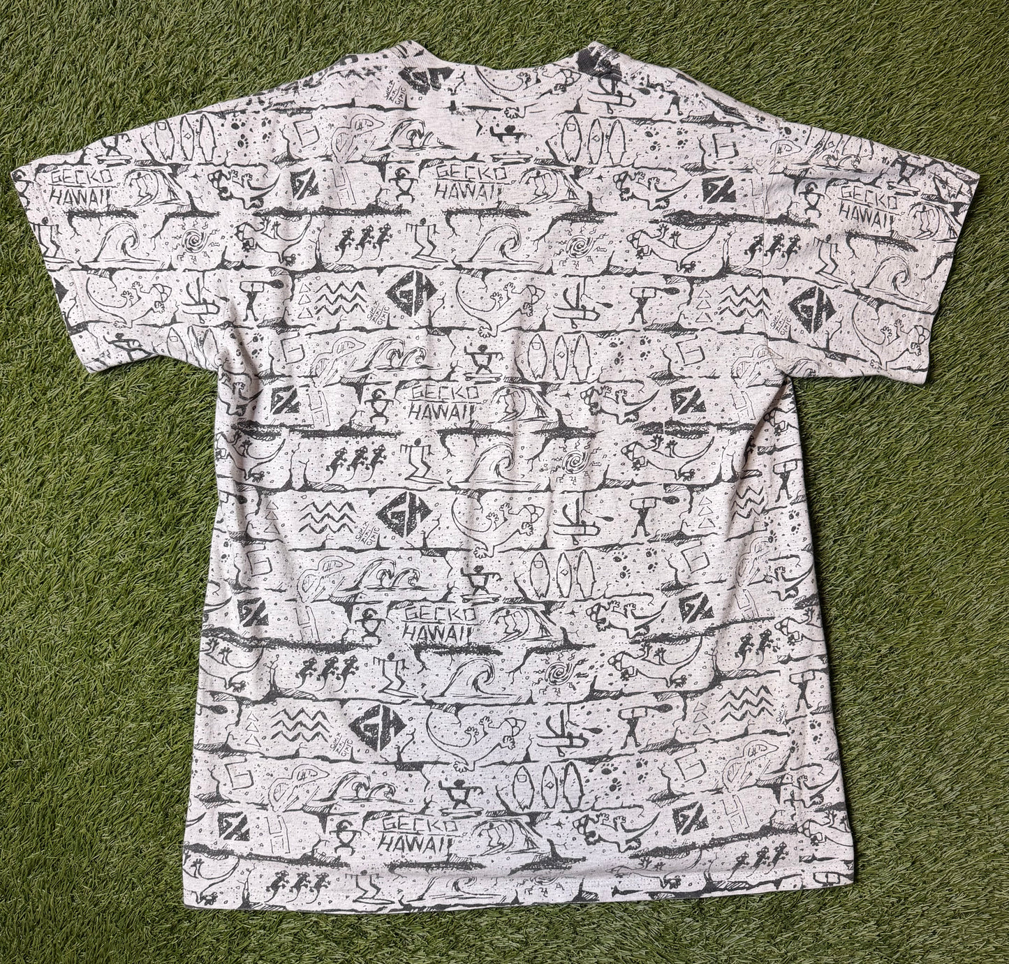Vintage 90's Gecko Hawaii AOP T Shirt
