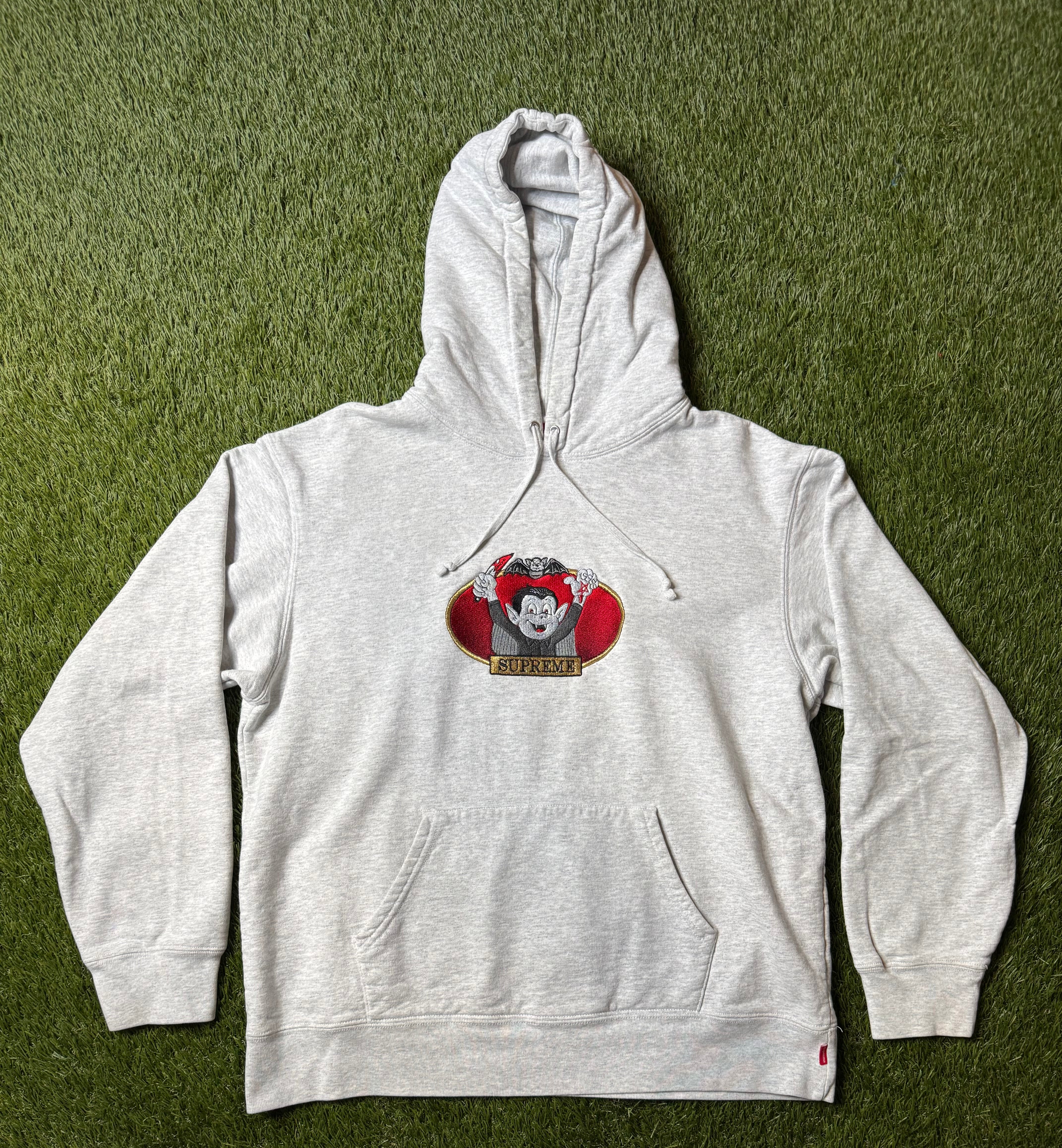 Supreme Vampire Hood SS18 刺繍ロゴ グレー パーカー Supreme Vampire Boy Hooded Sweatshirt Ash Grey