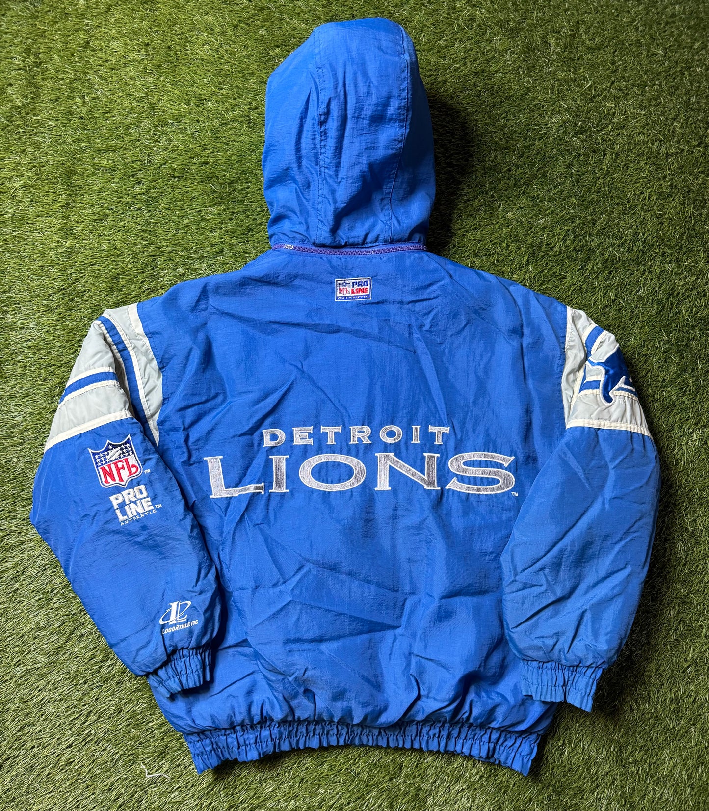 Vintage 90's Detroit Lions Pro Line Puffer Jacket