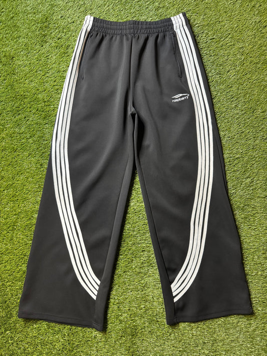 GV Gallery Bella Hadid Sweatpants
