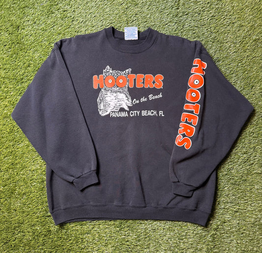 Vintage 90's Hooters Crewneck
