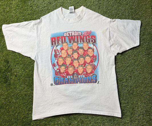 Vintage 1998 Red Wings Charcture T shirt