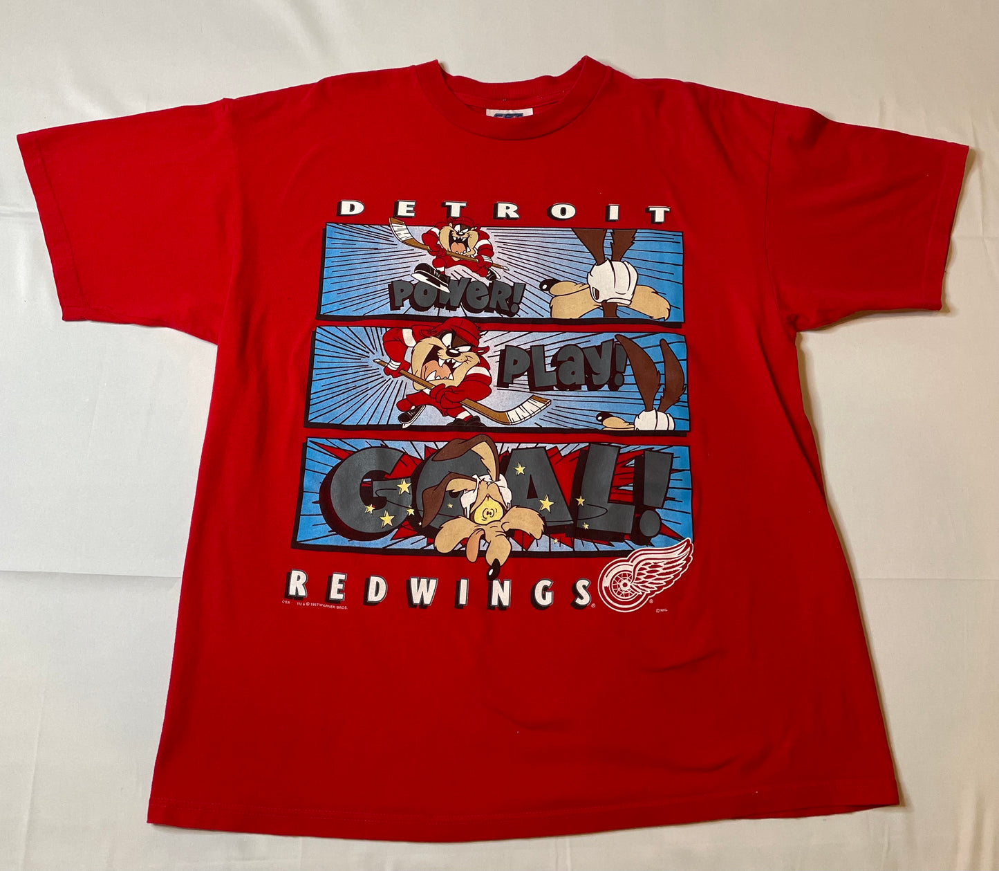 Vintage 1997 Red Wings Looney Toons T Shirt