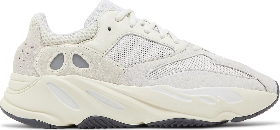 Yeezy 700 Analog